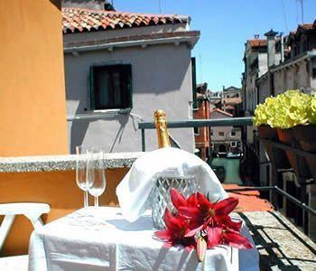 Alex Hotel Venesia Bagian luar foto